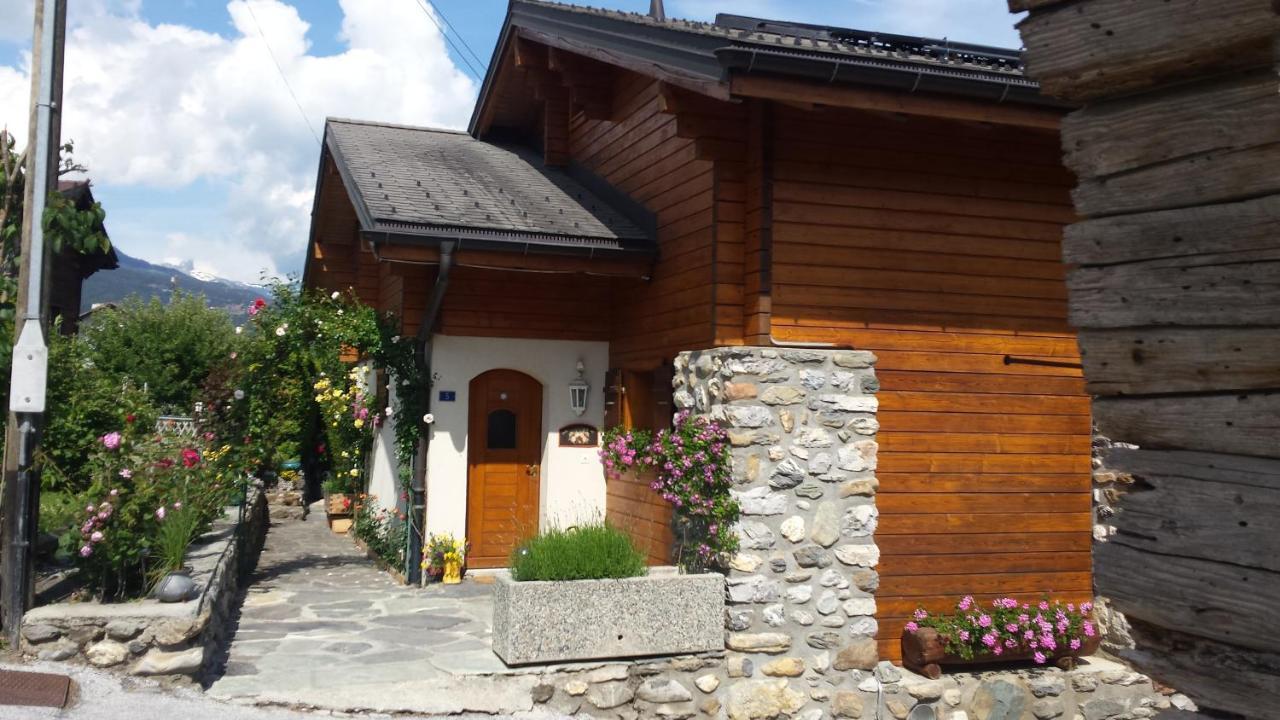 Bed and Breakfast La Grange A Caroline Ayent Экстерьер фото